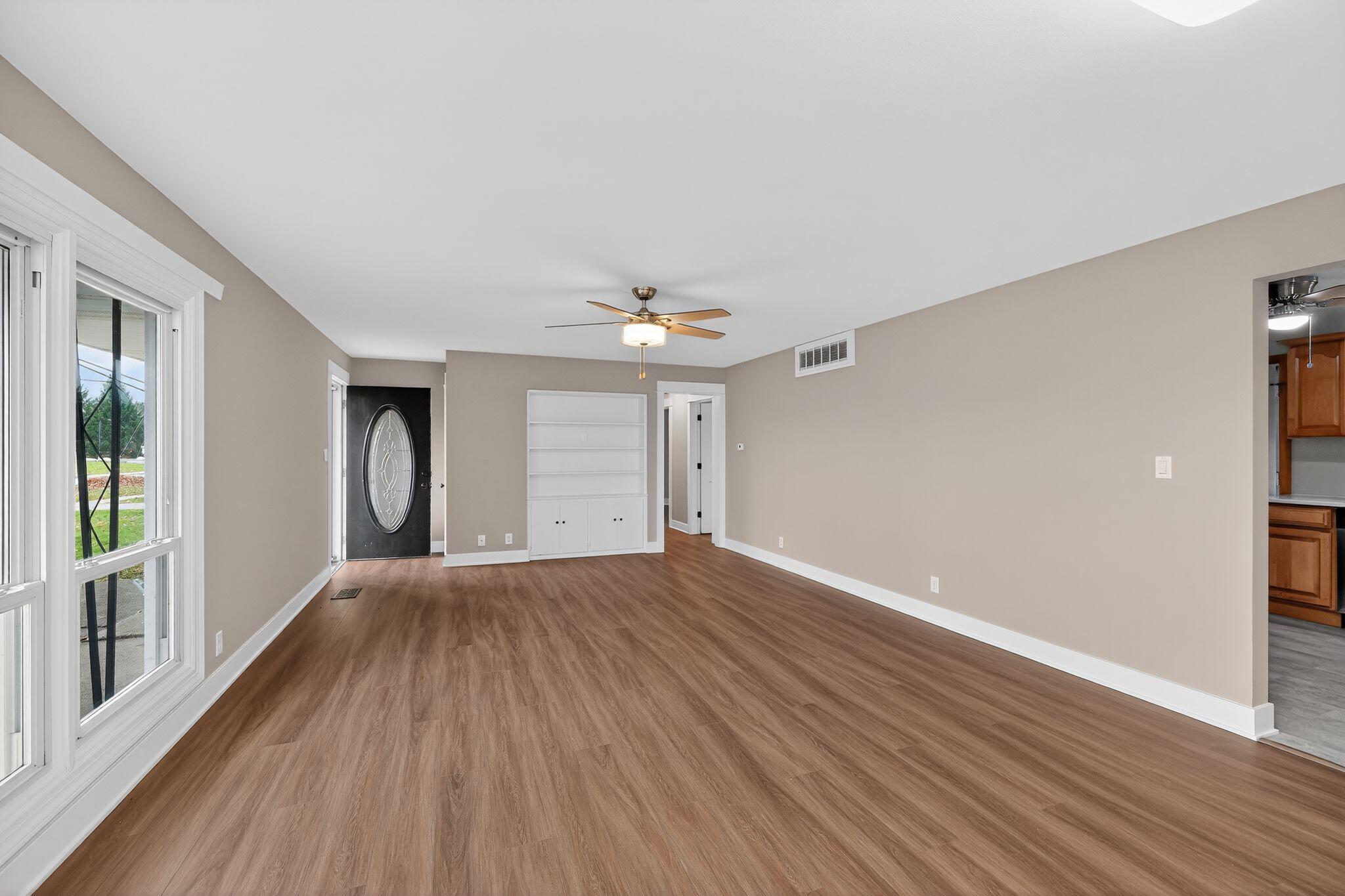 1311 Roosevelt Road Valparaiso, IN 46383 - Photo 5 of 27 2048x1365