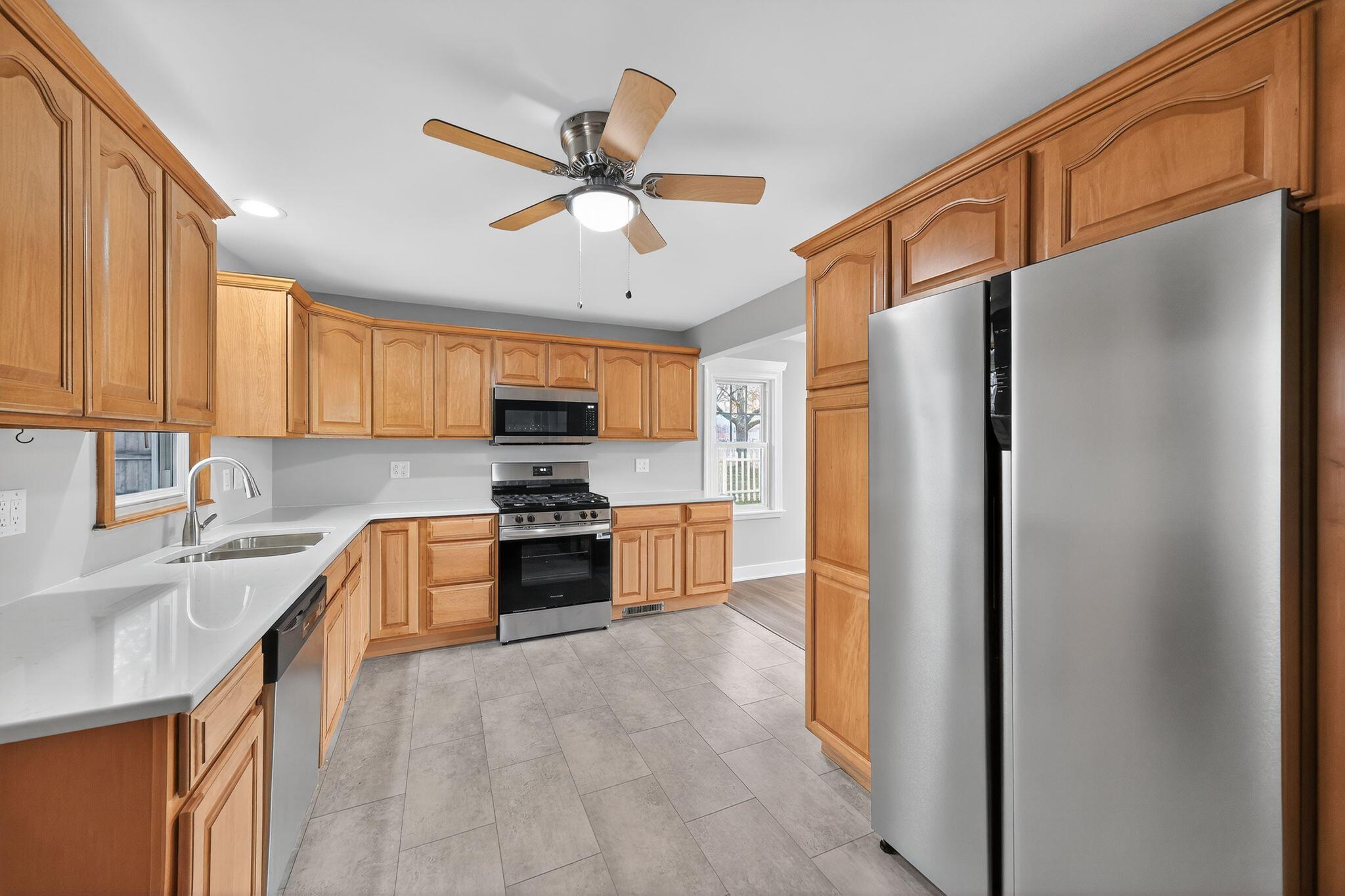 1311 Roosevelt Road Valparaiso, IN 46383 - Photo 8 of 27 2048x1365