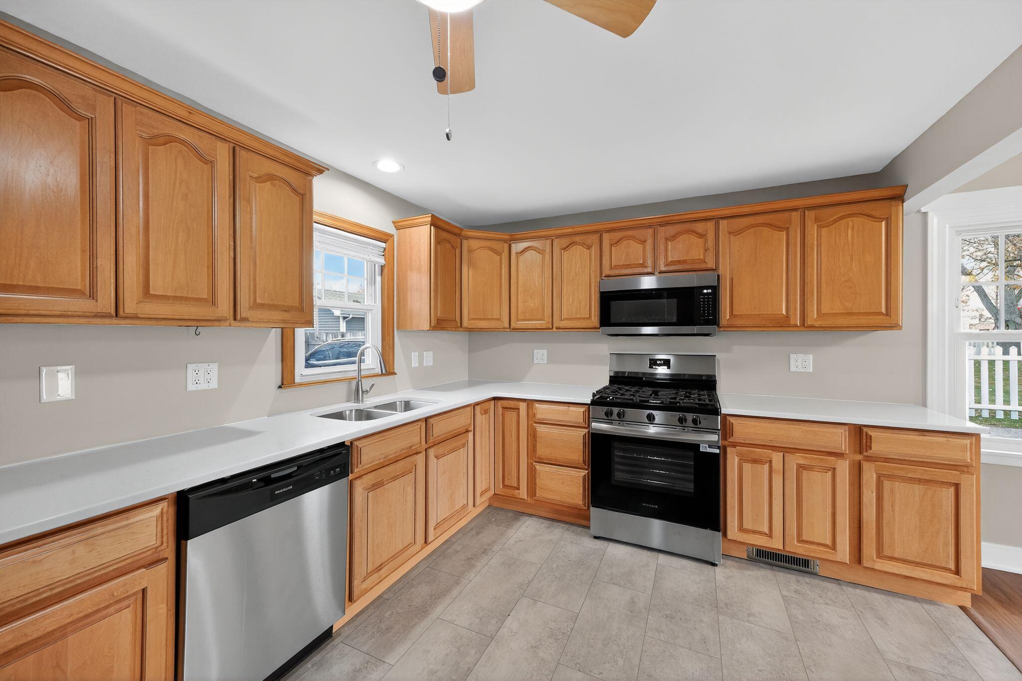 1311 Roosevelt Road Valparaiso, IN 46383 - Photo 9 of 27 2048x1365