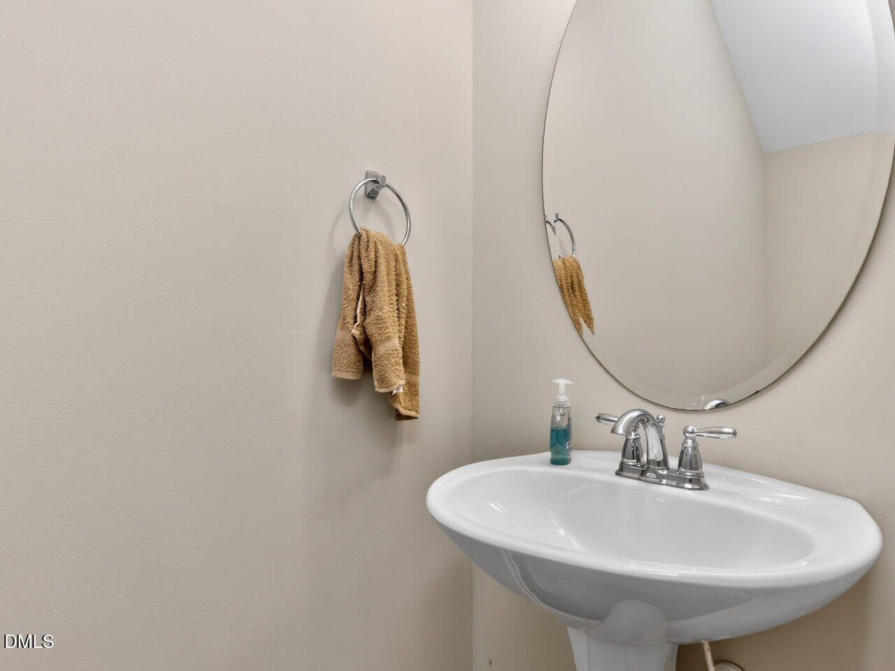 409 Provincial Street Raleigh, NC 27603 - Photo 13 of 26 013-1280x960-photo