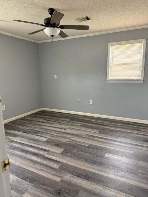 123 Mayview Lane Sandersville, GA 31082 - Photo 13 of 28 a view of room and window