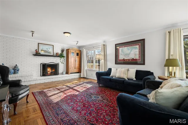 $579,000 | 11960 Randy Drive, Creve Coeur, MO 63141