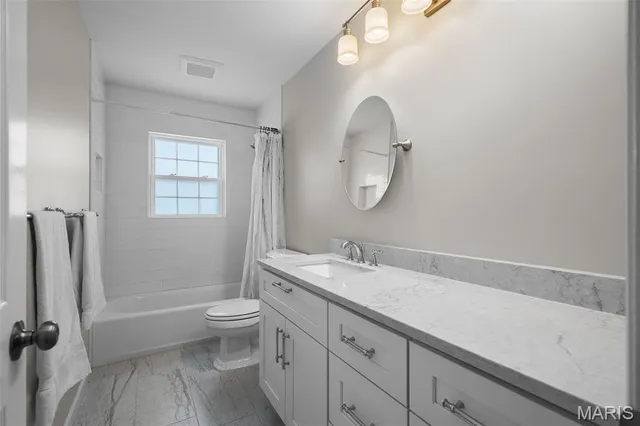 $579,000 | 11960 Randy Drive, Creve Coeur, MO 63141