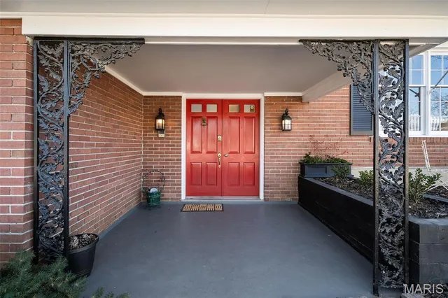 $579,000 | 11960 Randy Drive, Creve Coeur, MO 63141