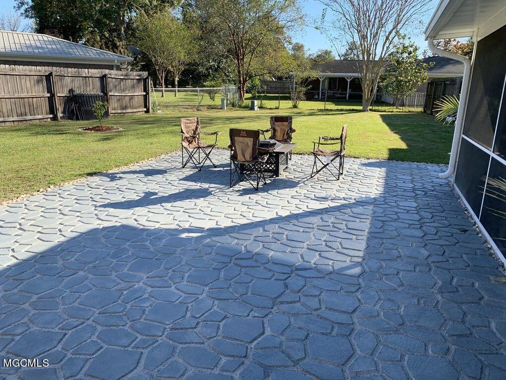 3414 Nottingham Road Ocean Springs, MS 39564 - Photo 6 of 16 notback1