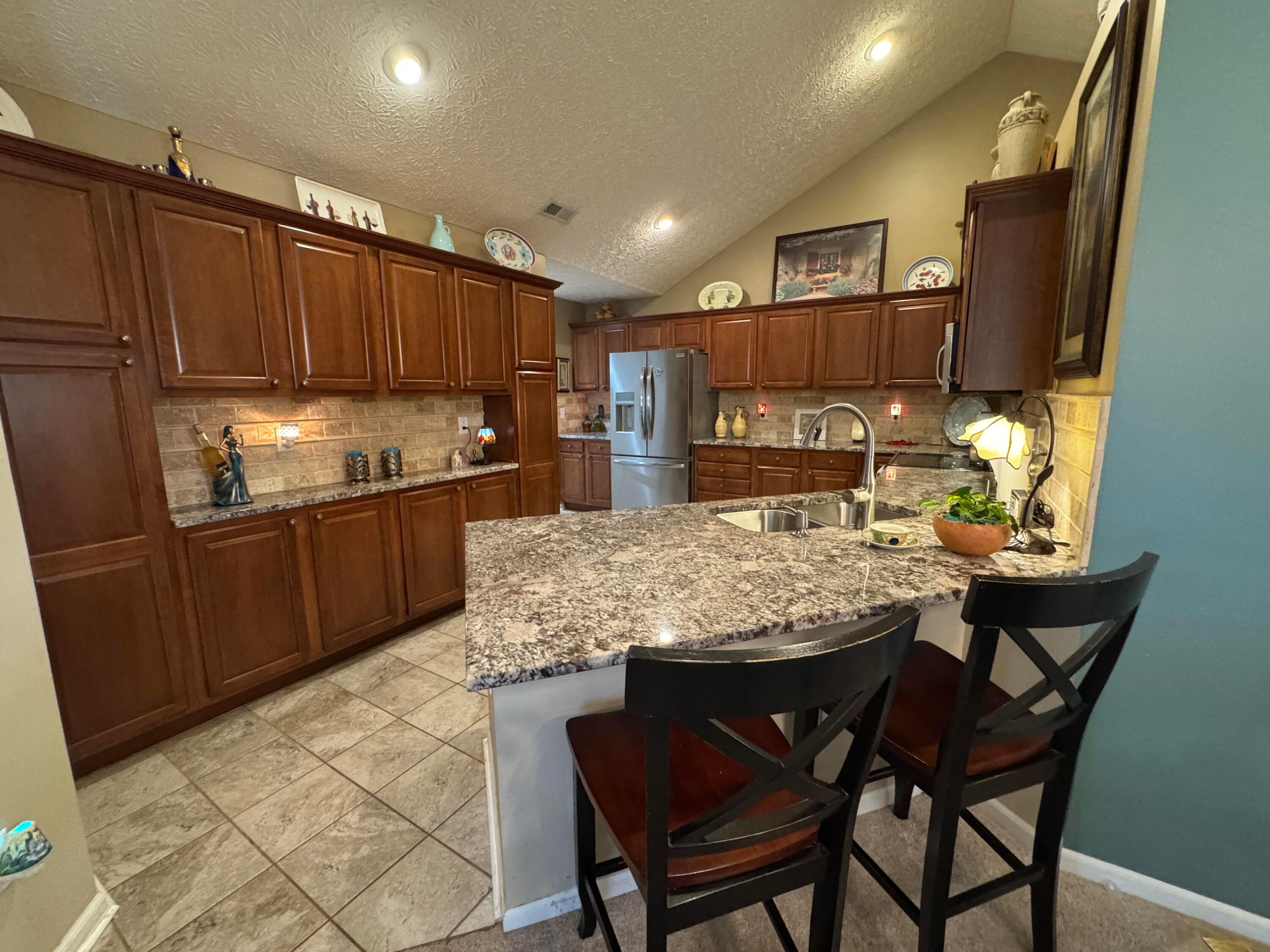 752 Kingsmead Road Westerville, OH 43082 - Photo 24 of 50 Kit. Video tour, youtube: 752 Kingsmead Rd Westerville