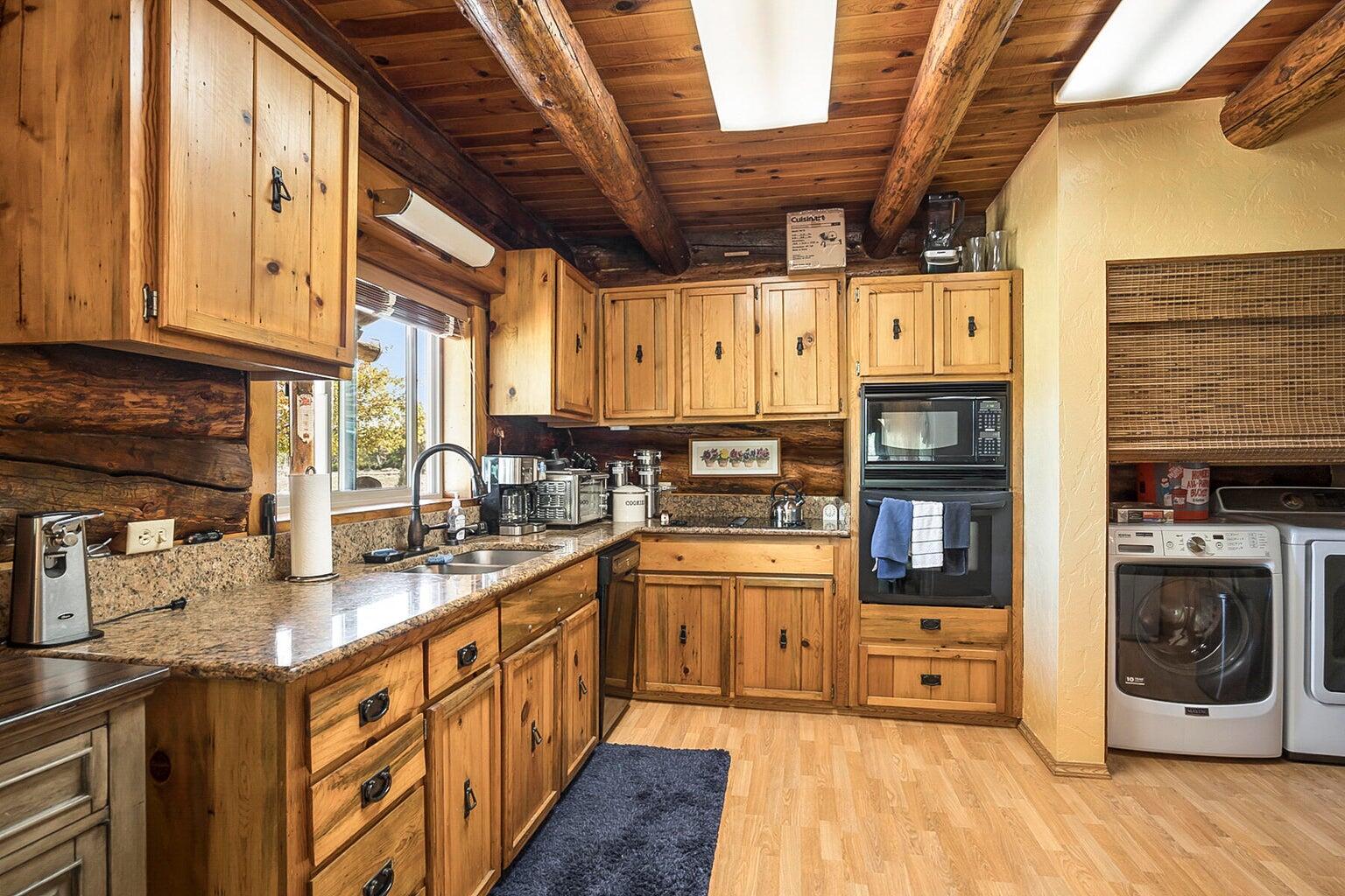 52687 Day Road La Pine, OR 97739 - Photo 12 of 31 Day Rd Kitchen 2