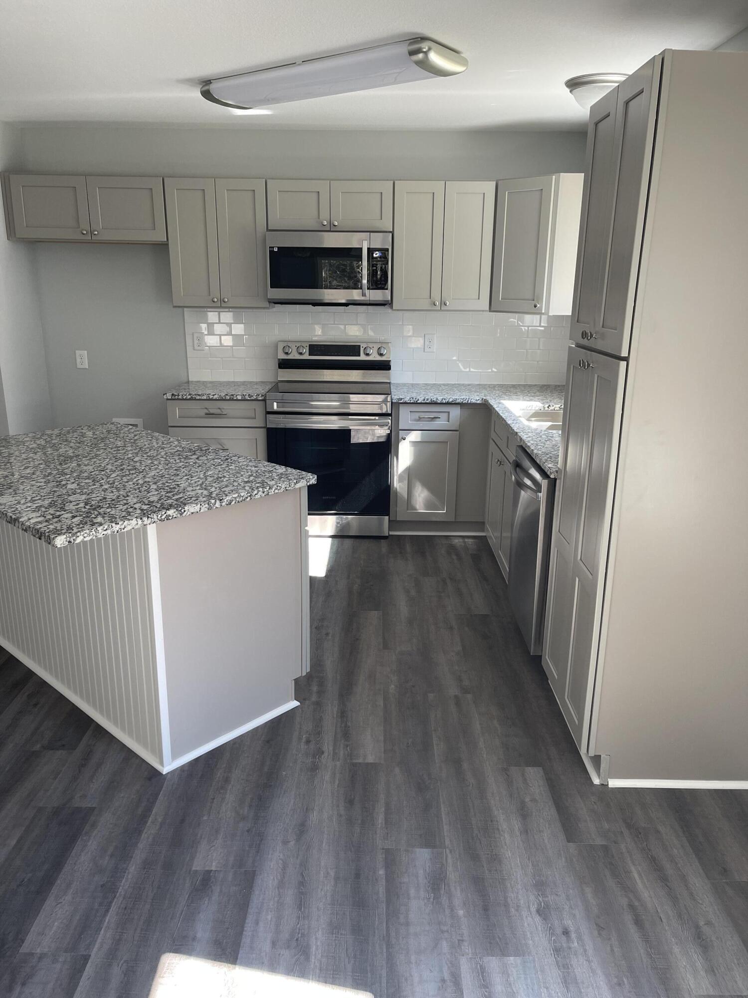 5284 Kervin Road Crestview, FL 32539 - Photo 22 of 33 Kitchen