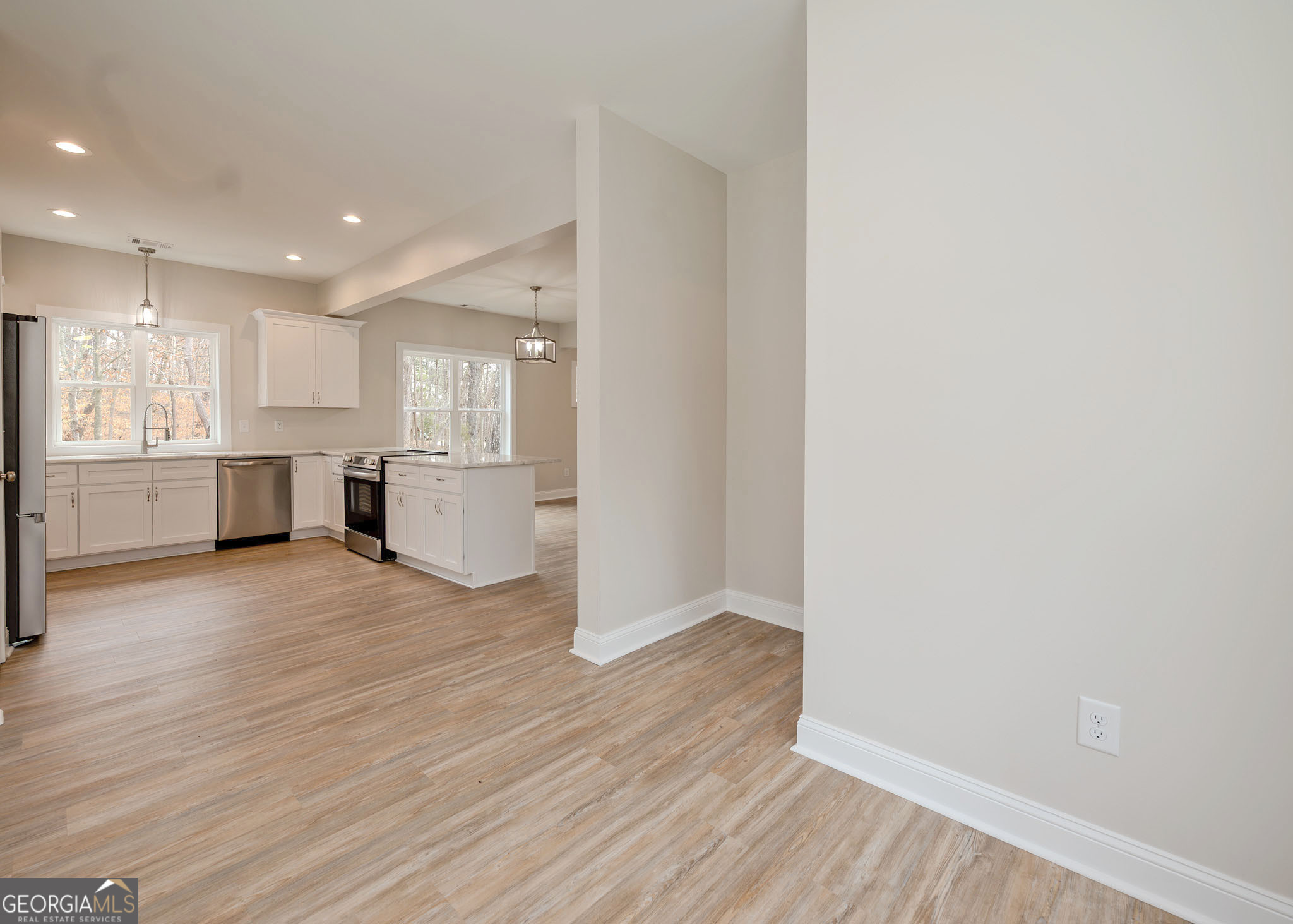 990 Rue Fluer De Lis Lavonia, GA 30553 - Photo 6 of 35