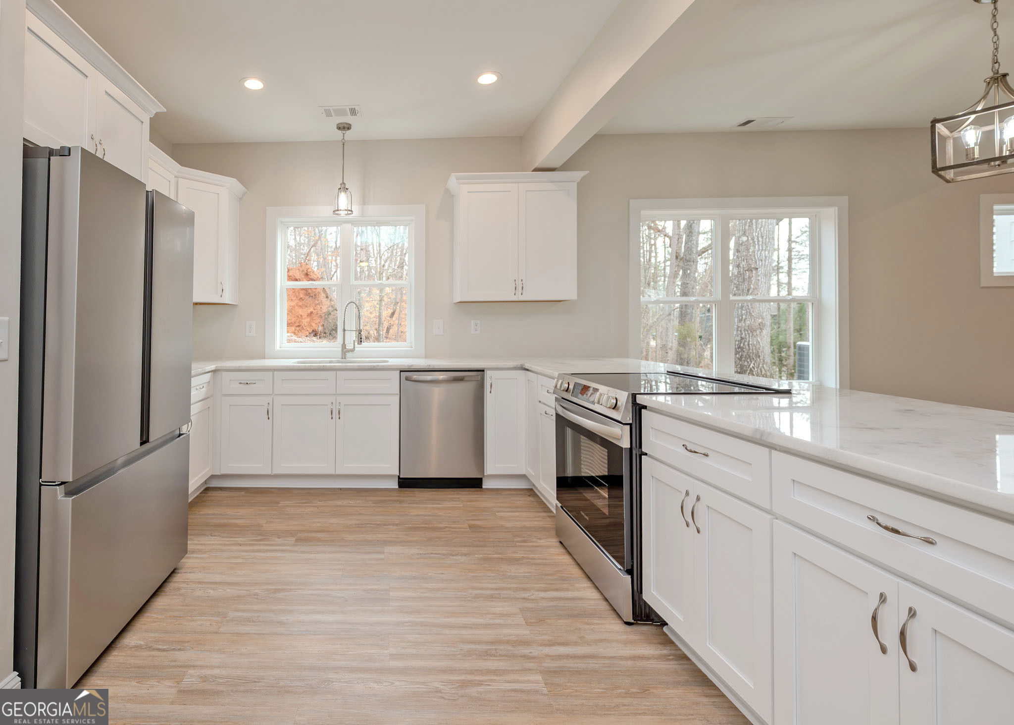 990 Rue Fluer De Lis Lavonia, GA 30553 - Photo 7 of 35