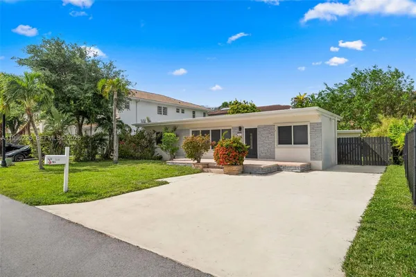 $4,800 | 261 188th Street, Unit 261, Sunny Isles Beach, FL 33160