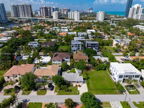 $4,800 | 261 188th Street, Unit 261, Sunny Isles Beach, FL 33160