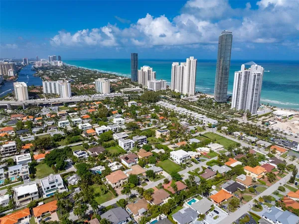 $4,800 | 261 188th Street, Unit 261, Sunny Isles Beach, FL 33160