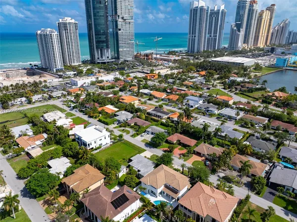 $4,800 | 261 188th Street, Unit 261, Sunny Isles Beach, FL 33160