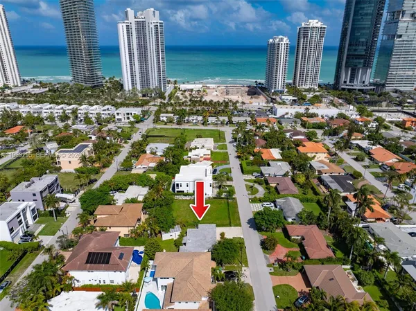 $4,800 | 261 188th Street, Unit 261, Sunny Isles Beach, FL 33160