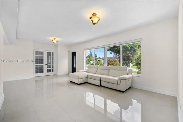 $4,800 | 261 188th Street, Unit 261, Sunny Isles Beach, FL 33160