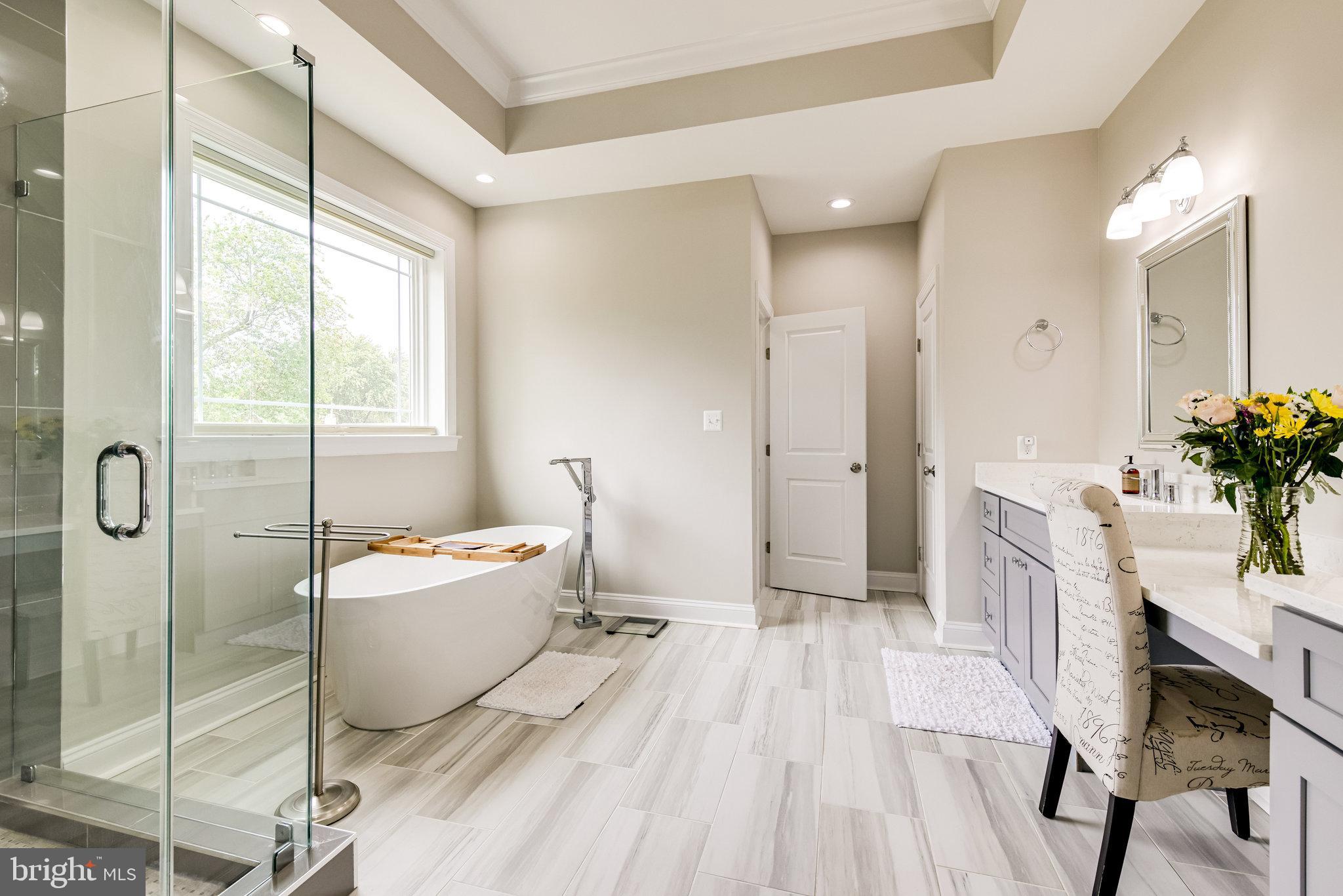 3003 Franklin Street Alexandria, VA 22306 - Photo 27 of 61 Soaking Tub, Separate Vanities
