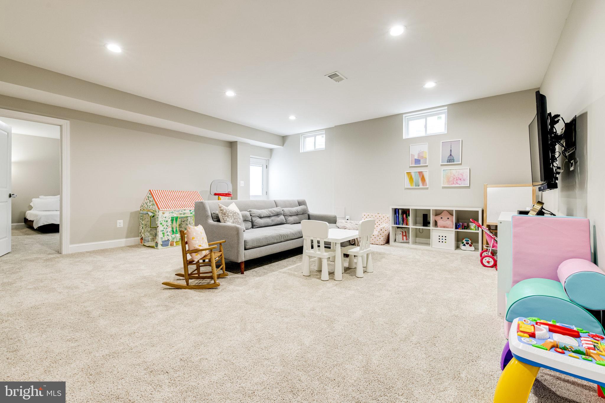 3003 Franklin Street Alexandria, VA 22306 - Photo 42 of 61 Lower Level Play Room