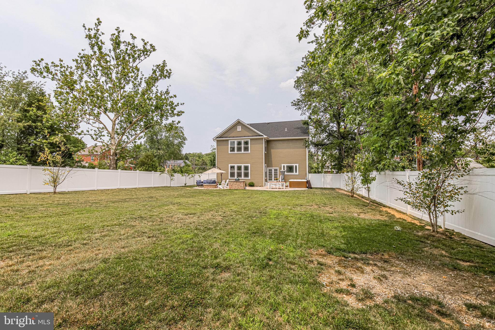 3003 Franklin Street Alexandria, VA 22306 - Photo 58 of 61 Expansive Flat Backyard