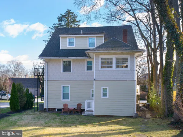a front view of house with yard