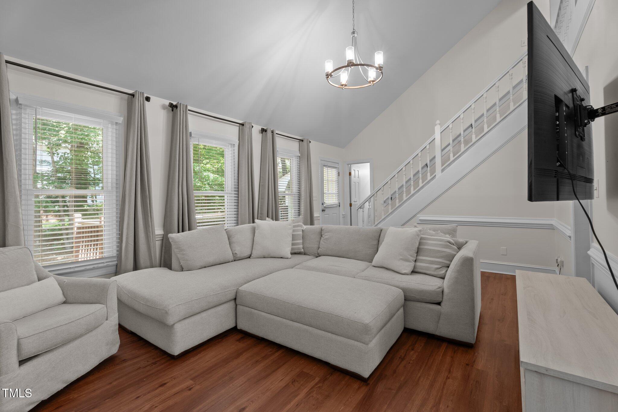 6904 Sandringham Drive Raleigh, NC 27613 - Photo 8 of 31 20-web-or-mls-DSC06004