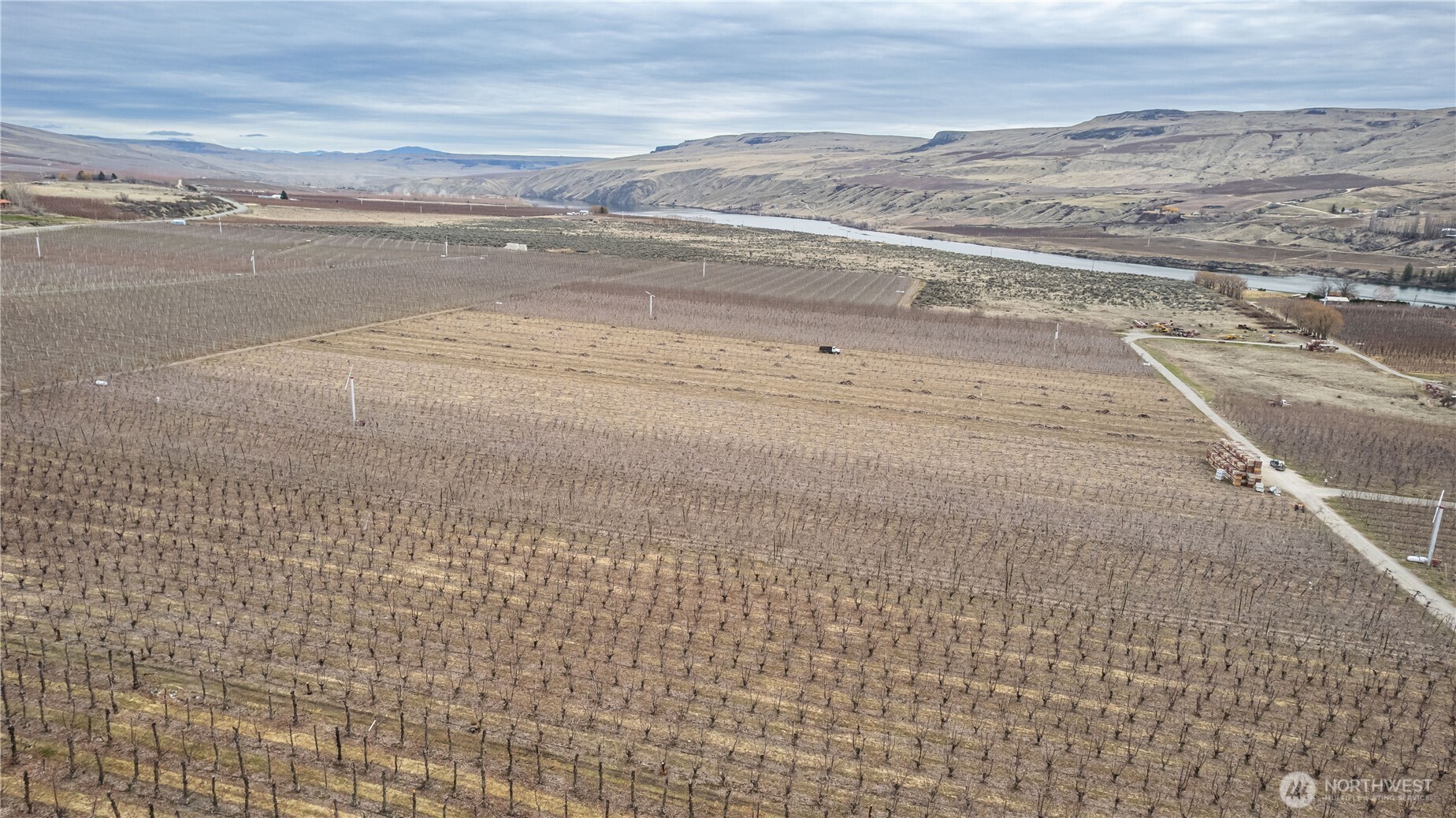 545 Jack Wells Road Bridgeport, WA 98813 - Photo 4 of 20