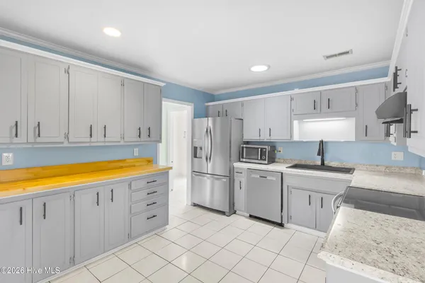 $335,000 | 224 East Palmer Drive, New Bern, NC 28560