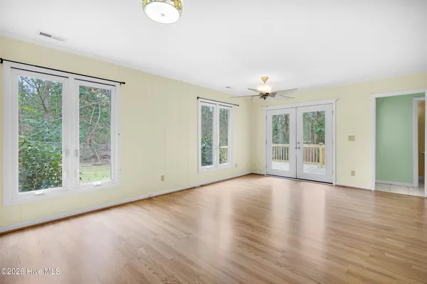 $335,000 | 224 East Palmer Drive, New Bern, NC 28560