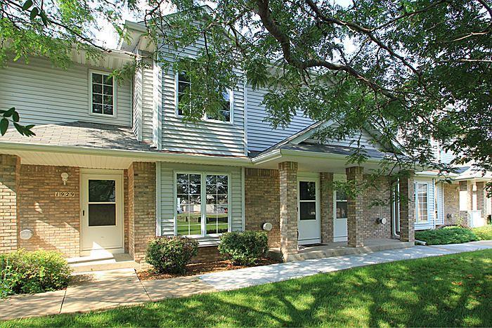 1927 Earl Road Iowa City, IA 52246 - Photo 1 of 25 Gallery Image 1