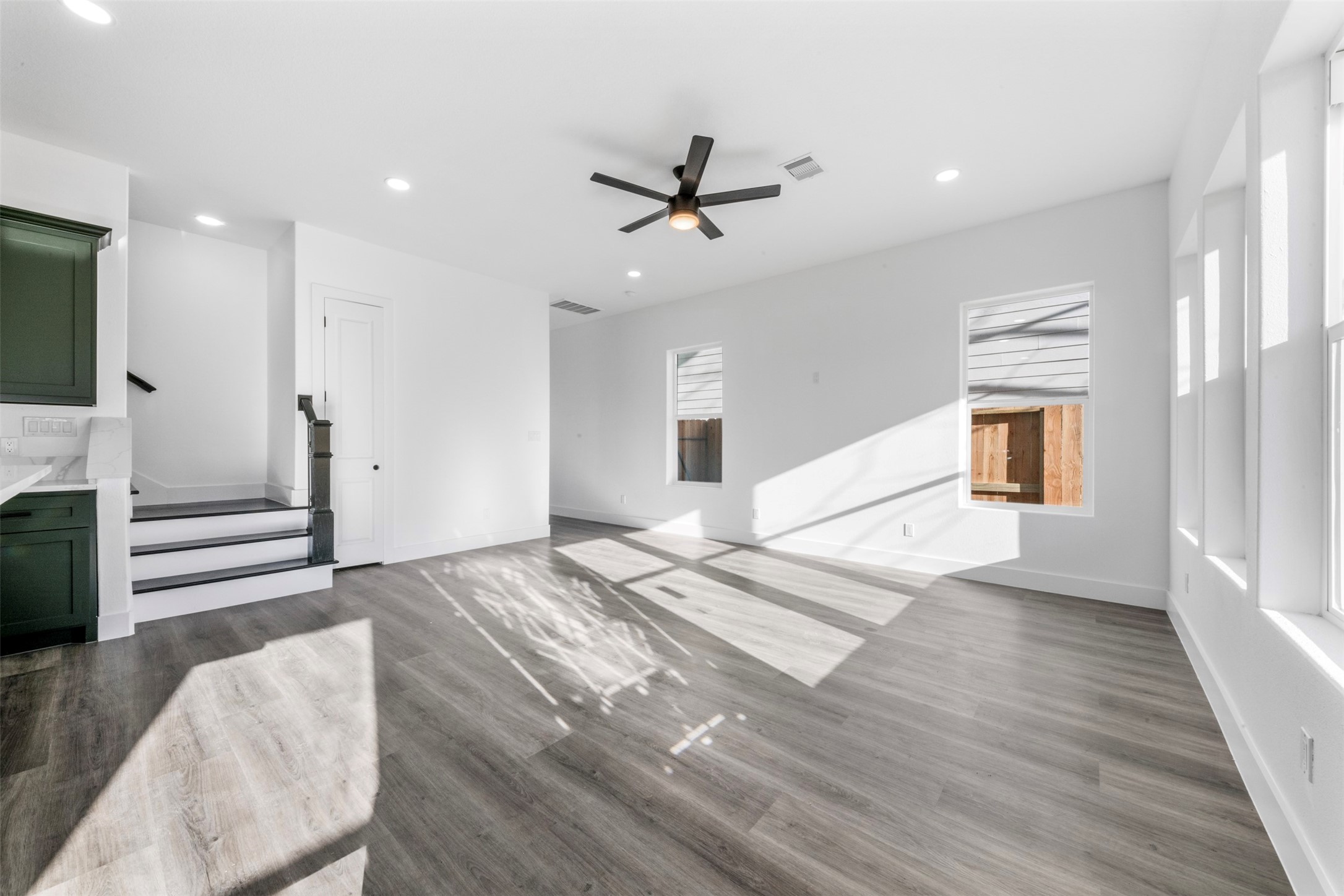 1308 Duff Lane Houston, TX 77022 - Photo 16 of 34