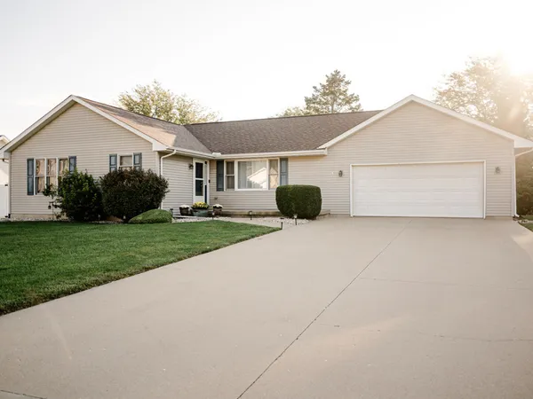 $320,000 | 3125 Carrie Street, Peru, IL 61354