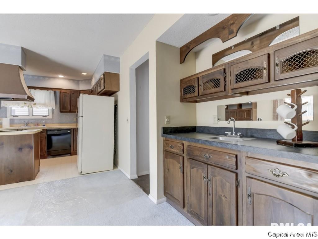 66 Crusaders Road Springfield, IL 62704 - Photo 11 of 19