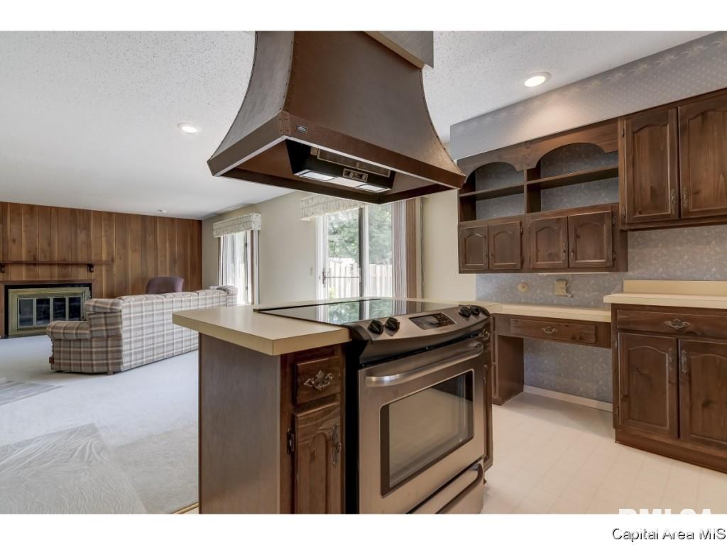 66 Crusaders Road Springfield, IL 62704 - Photo 8 of 19