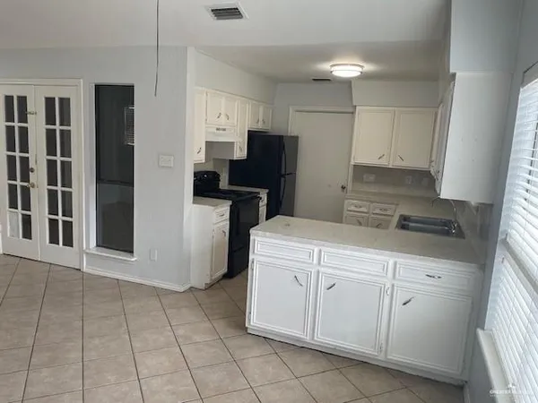 $1,700 | 2432 West Iris Avenue, McAllen, TX 78501