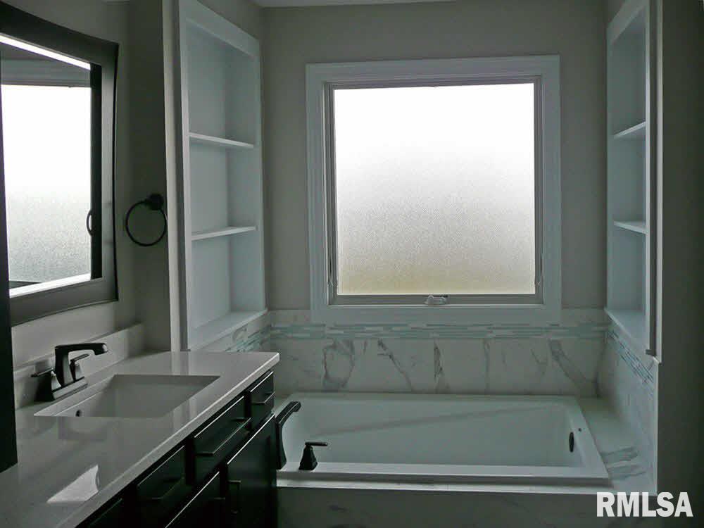 6405 Cardinal Road Bettendorf, IA 52722 - Photo 17 of 19 Gallery Image 17