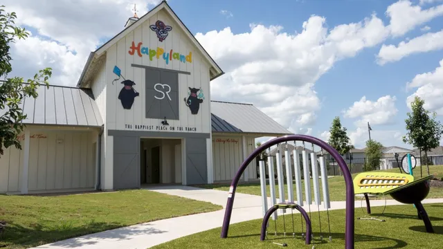 $693,900 | 113 Keuchel Lane, Liberty Hill, TX 78642