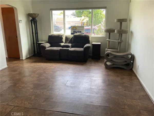 $750,000 | 10019 Rosecrans Avenue, Bellflower, CA 90706