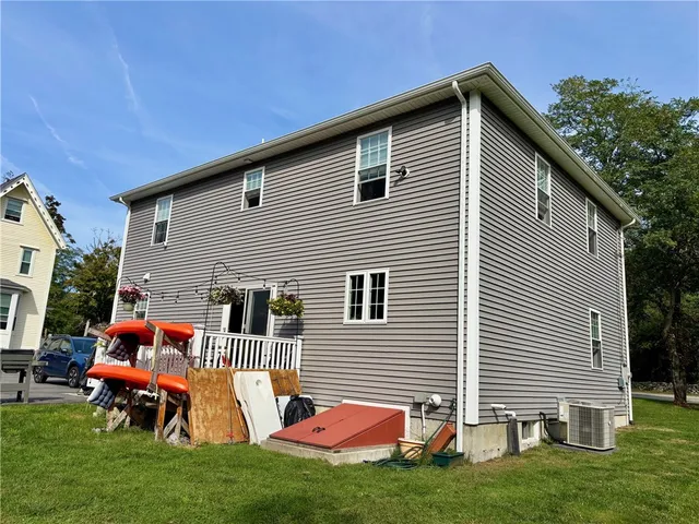 $4,000 | 215 Metacom Avenue, Bristol, RI 02809