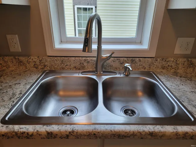 $174,900 | 217 East William Street, Kendallville, IN 46755