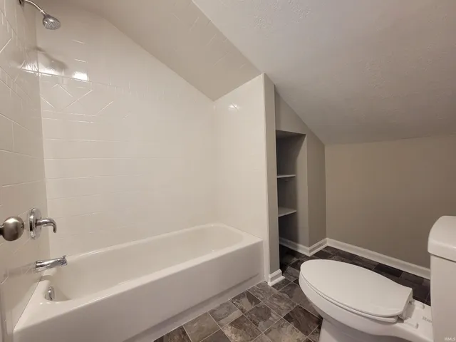 $174,900 | 217 East William Street, Kendallville, IN 46755