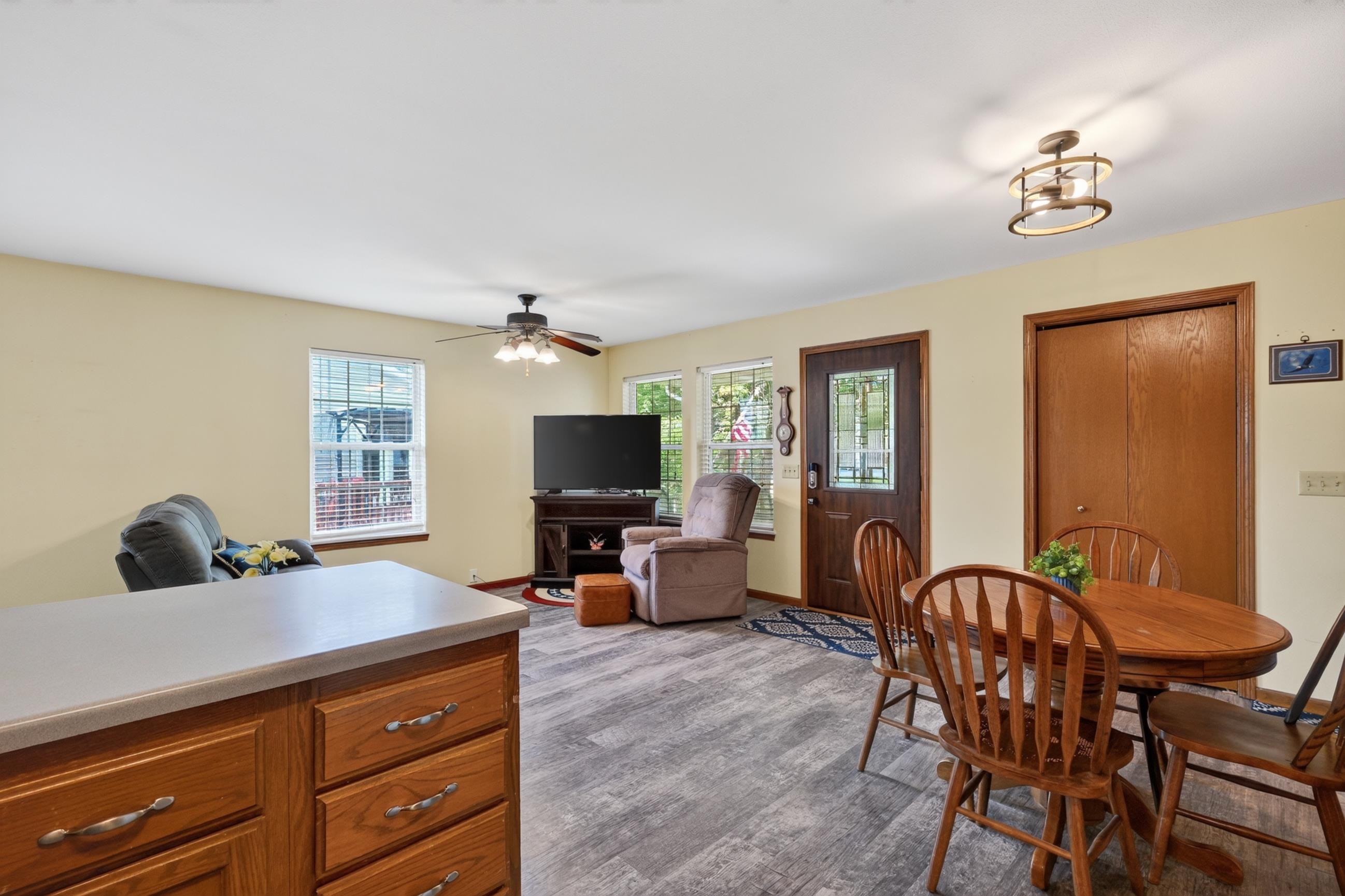 403 Hanson Road Stoughton, WI 53589 - Photo 6 of 42