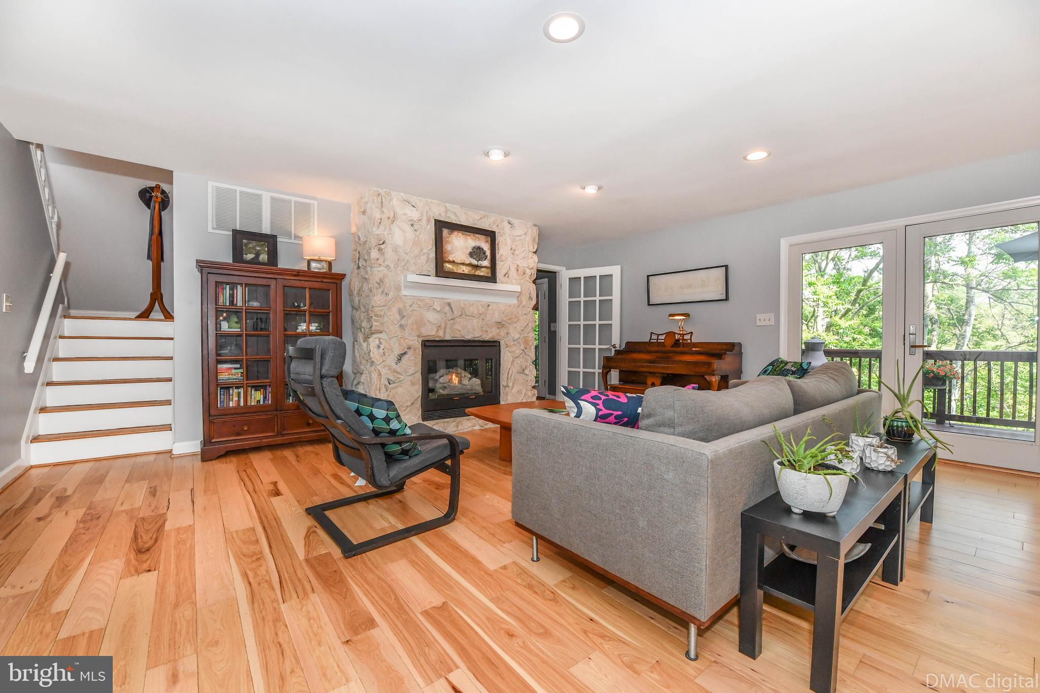 6951 Meadowlake Road New Market, MD 21774 - Photo 14 of 54 You'll love the open flow of this home.