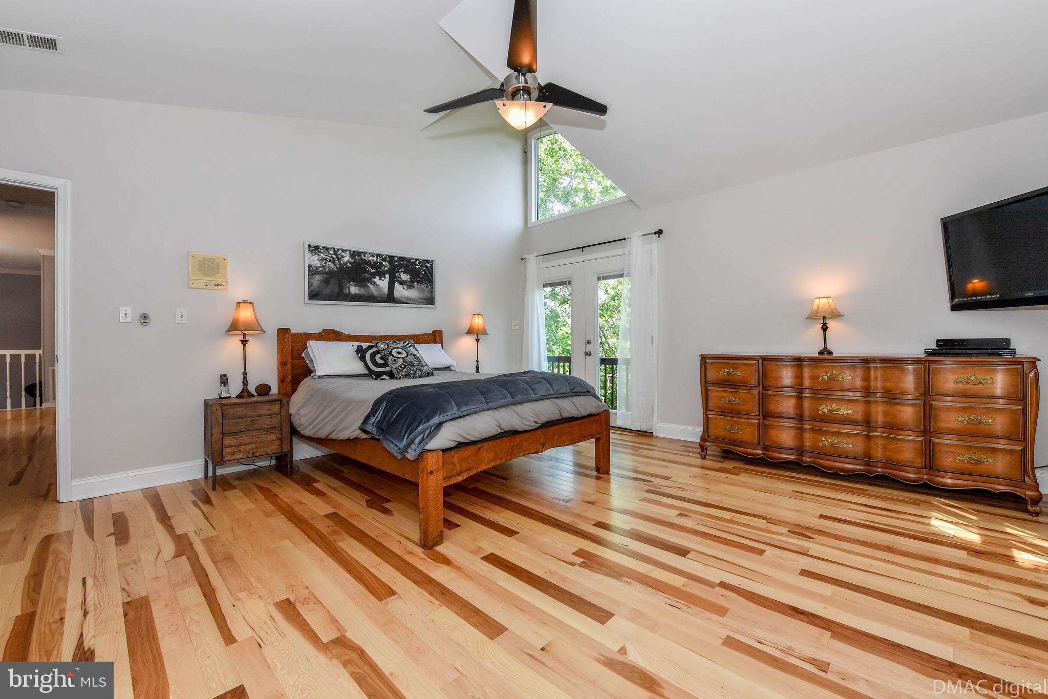 6951 Meadowlake Road New Market, MD 21774 - Photo 23 of 54 Primary bedroom.