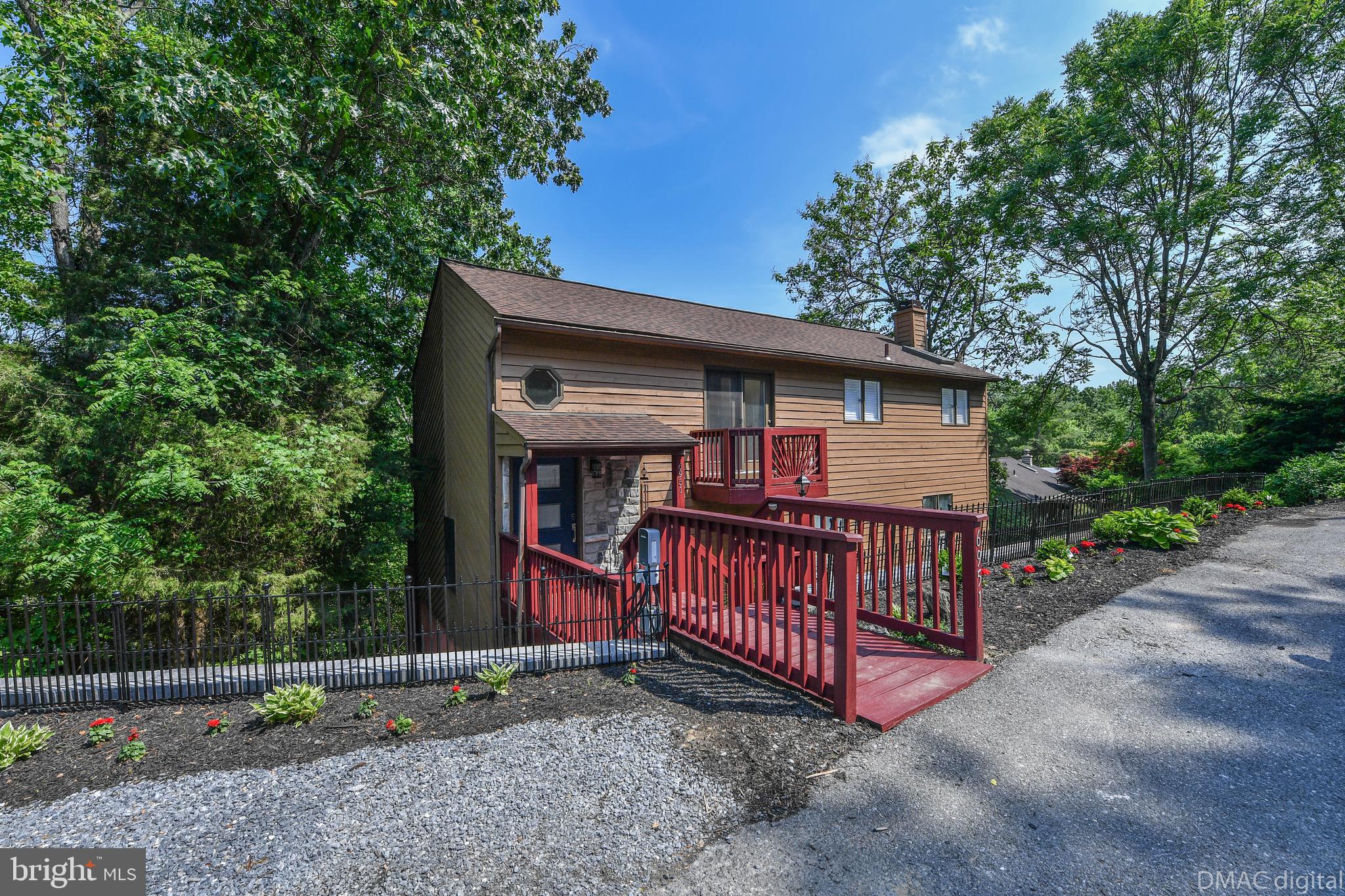 6951 Meadowlake Road New Market, MD 21774 - Photo 45 of 54 Charming entrance.