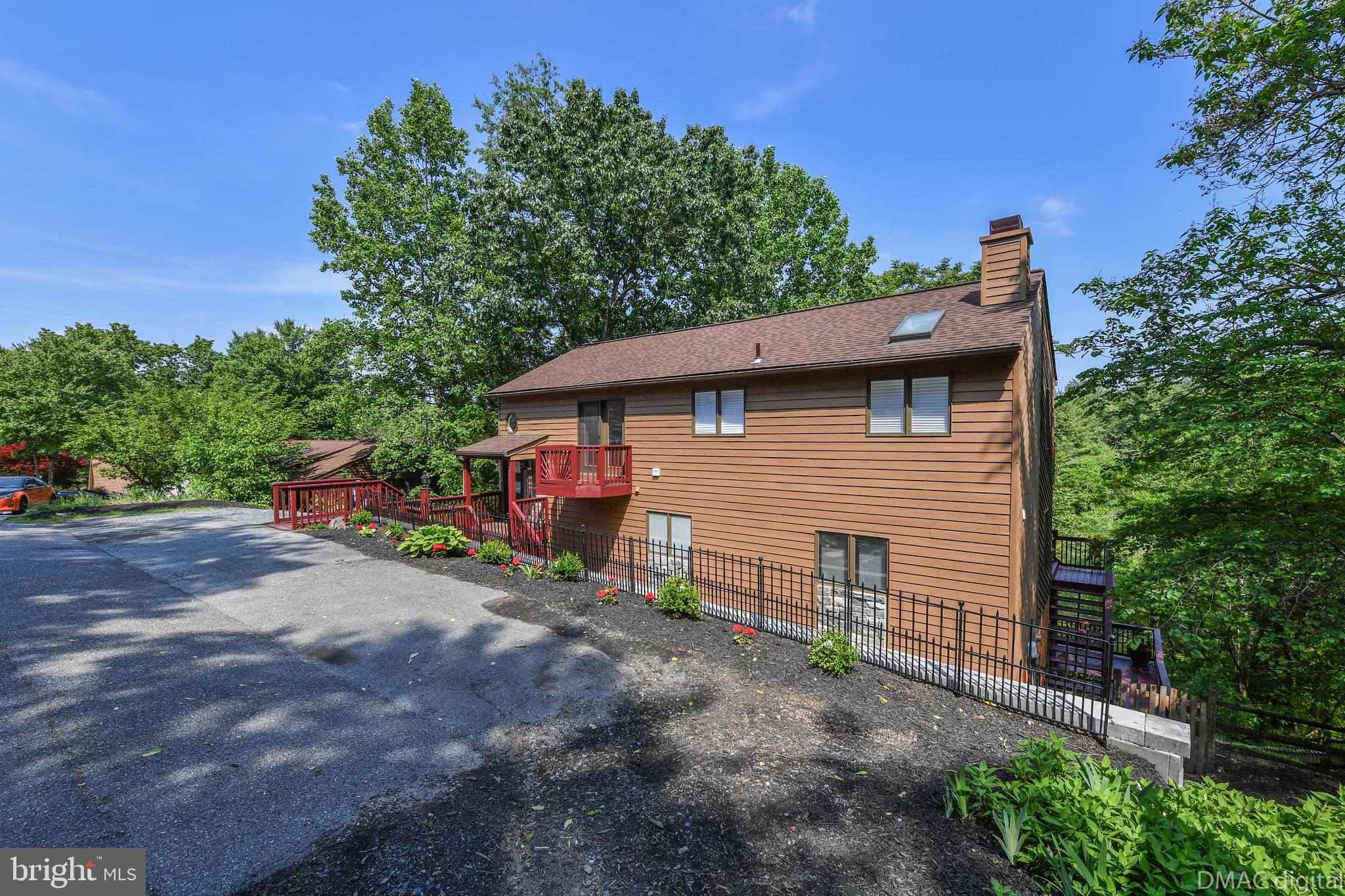 6951 Meadowlake Road New Market, MD 21774 - Photo 51 of 54 For all the entertaining.