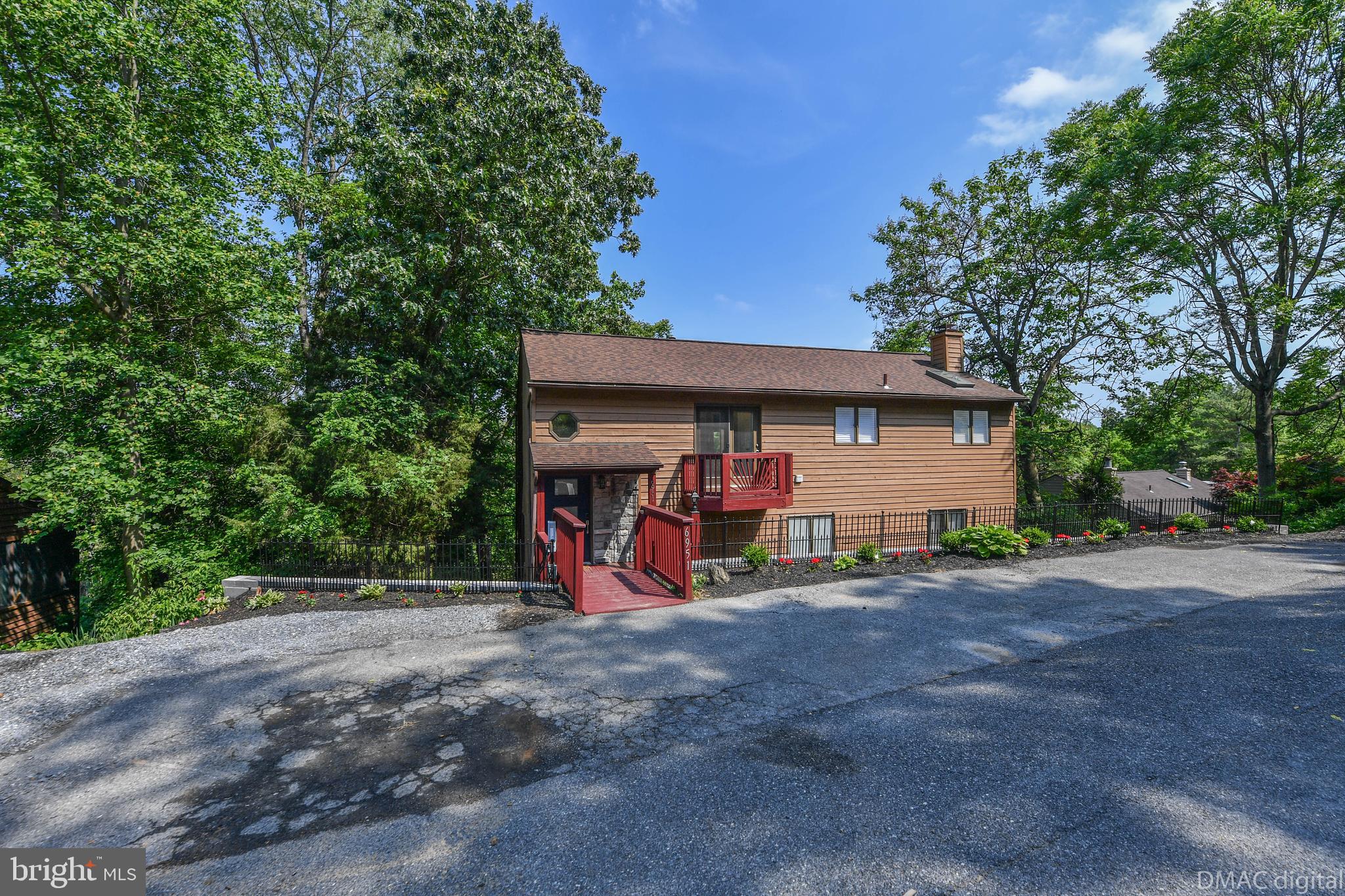 6951 Meadowlake Road New Market, MD 21774 - Photo 9 of 54 Ample parking.