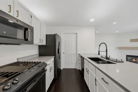 $260,000 | 658 Geneva National Avenue North, Unit 635, Geneva, WI 53147