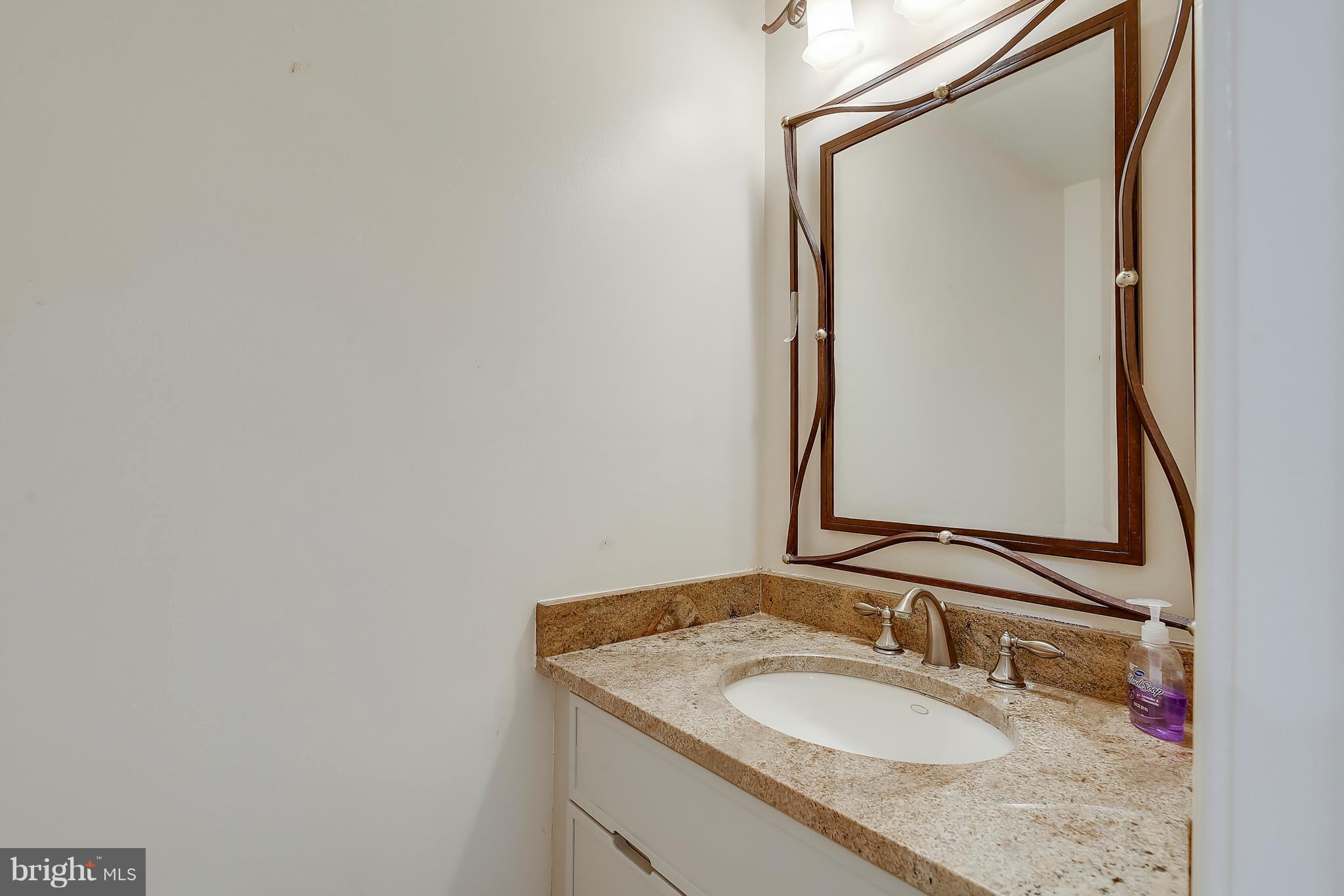 8018 Quarry Ridge Way Bethesda, MD 20817 - Photo 12 of 41 Powder Room