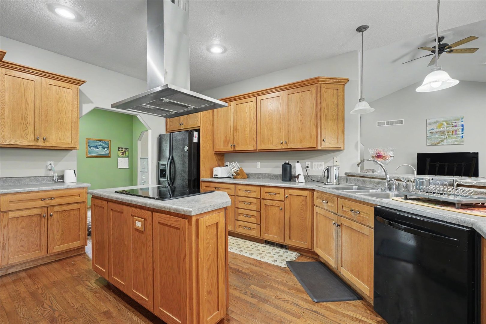 724 East Hilvety Road Moweaqua, IL 62550 - Photo 11 of 50