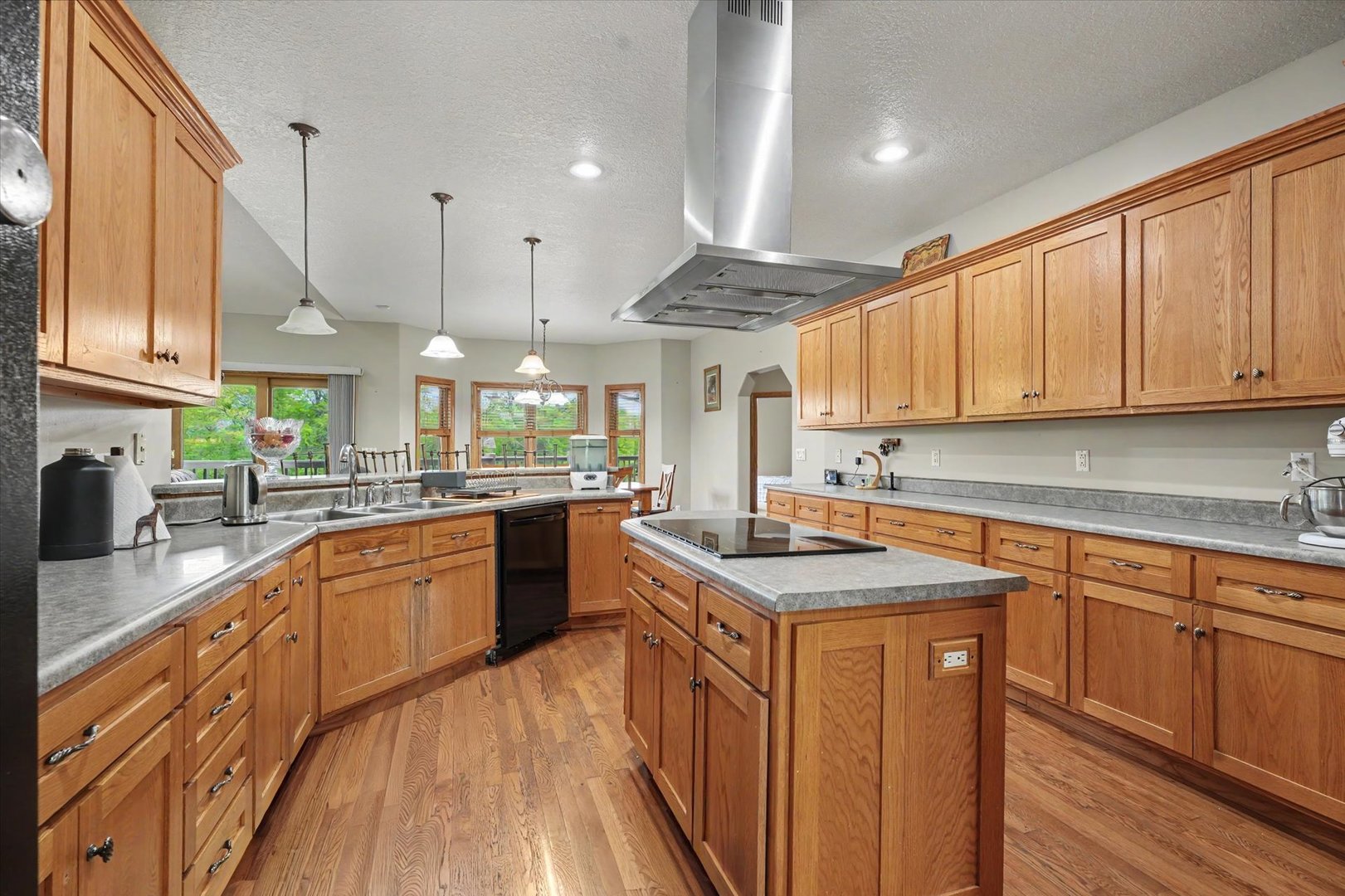 724 East Hilvety Road Moweaqua, IL 62550 - Photo 12 of 50